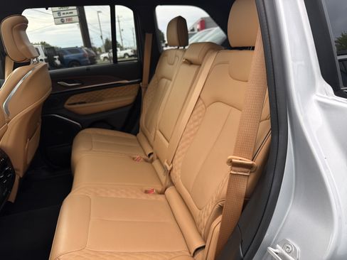 Certified 2025 Jeep Grand Cherokee Summit w/ Luxury Tech Group V AWD/4WD image 12