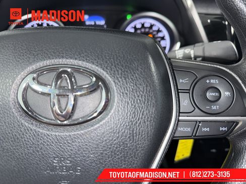 Used 2024 Toyota Camry LE image 25