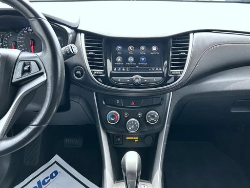 Used 2018 Chevrolet Trax LT w/ LT Convenience Package AWD/4WD image 13
