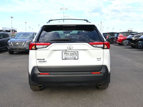 Used 2023 Toyota RAV4 XLE Premium image 7
