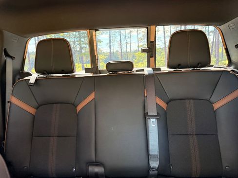 Used 2023 GMC Canyon AT4 w/ Technology Package AWD/4WD image 28