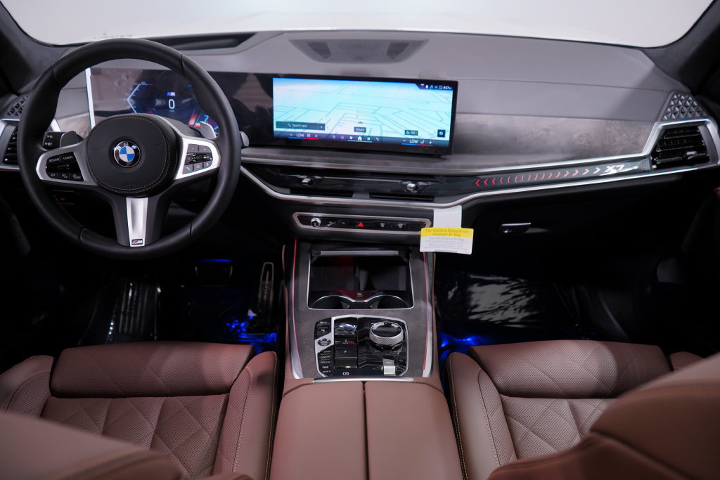 Used 2026 BMW X7 xDrive40i w/ M Sport Package AWD/4WD image 17