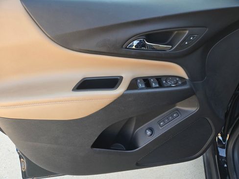 Used 2024 Chevrolet Equinox Premier image 29