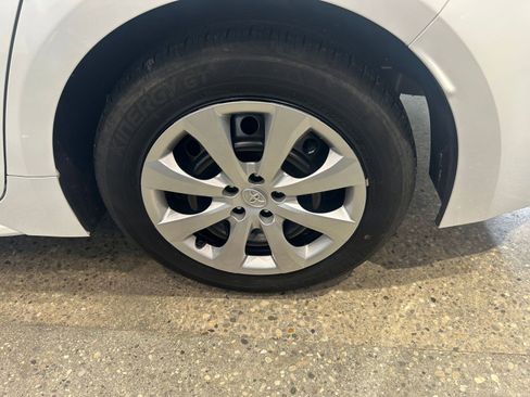 Used 2025 Toyota Corolla LE image 30