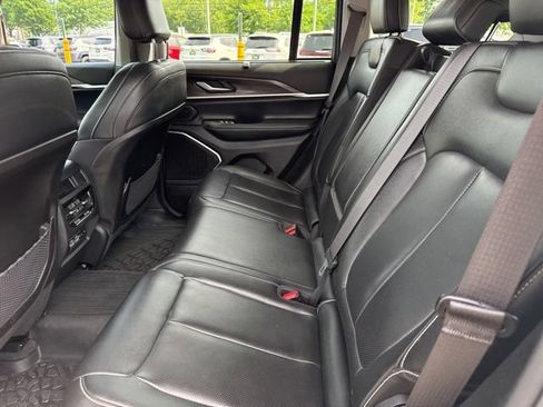 Used 2023 Jeep Grand Cherokee Limited w/ Luxury Tech Group II AWD/4WD image 20
