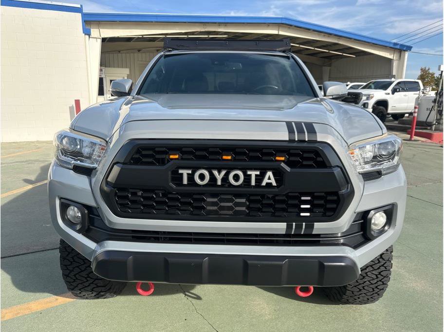 Used 2020 Toyota Tacoma TRD Off-Road w/ Technology Package AWD/4WD image 4