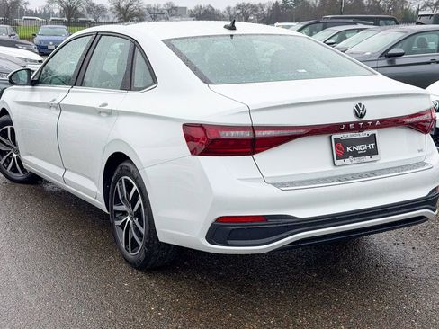 New 2026 Volkswagen Jetta SE image 9