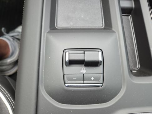 New 2026 GMC Sierra 2500 AT4X w/ AT4X AEV Edition AWD/4WD image 10