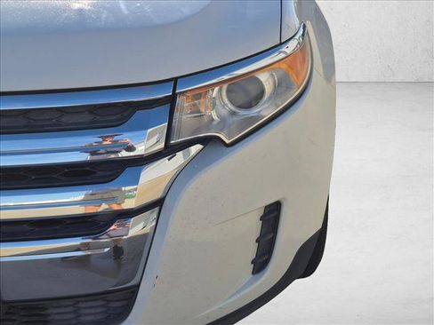 Used 2013 Ford Edge SE FWD image 9