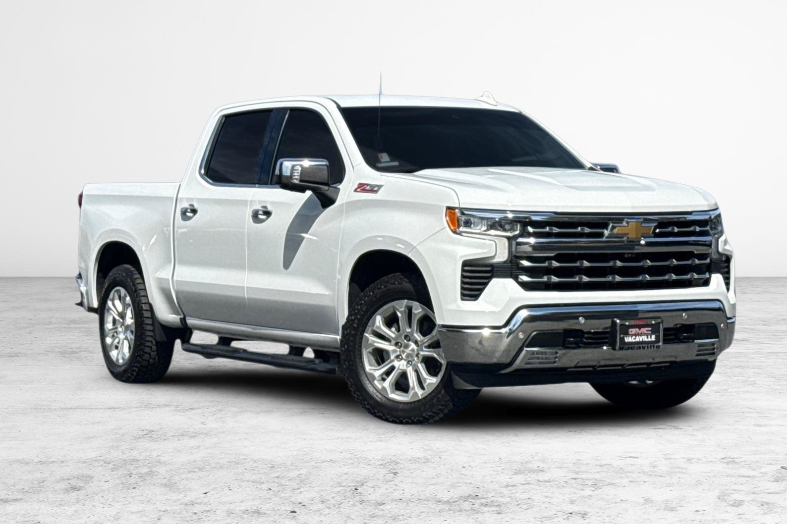 Used 2023 Chevrolet Silverado 1500 LTZ w/ LTZ Convenience Package II AWD/4WD image 2