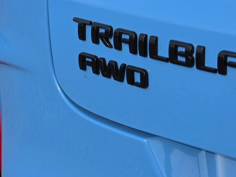 Used 2024 Chevrolet TrailBlazer RS w/ Driver Confidence Package AWD/4WD image 9