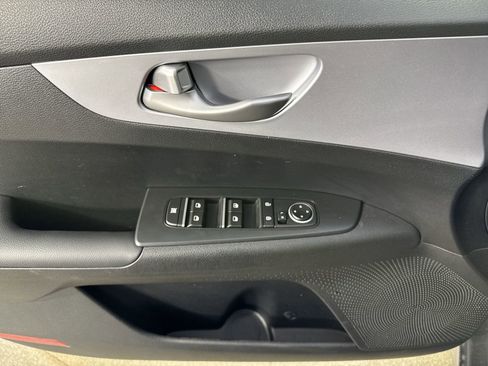 Used 2024 Kia Forte LX image 19