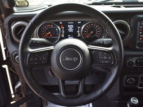 Used 2021 Jeep Gladiator Sport image 15