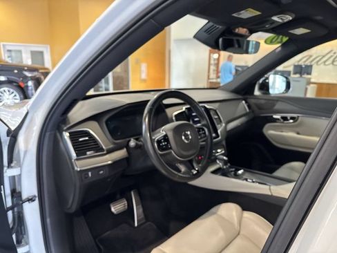 Used 2020 Volvo XC90 T6 R-Design w/ Protection Package Premier AWD/4WD image 11