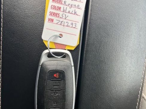 Used 2025 Nissan Rogue SV image 52