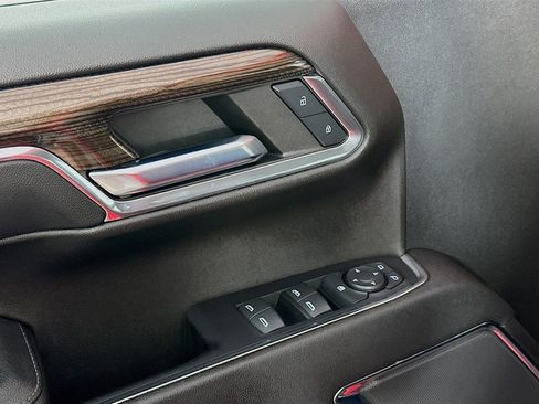 Used 2023 Chevrolet Silverado 1500 LT image 15