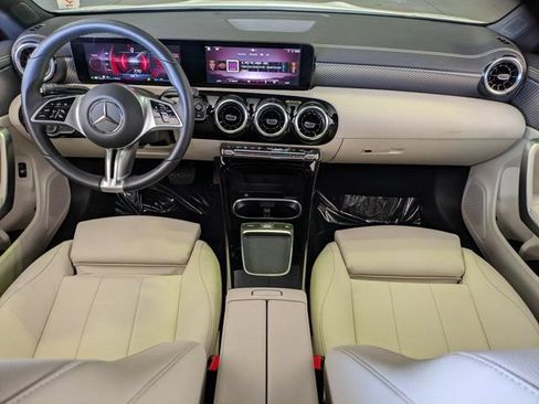 Used 2025 Mercedes-Benz CLA 250 image 25