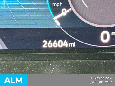 Used 2025 Volkswagen Atlas SE image 32