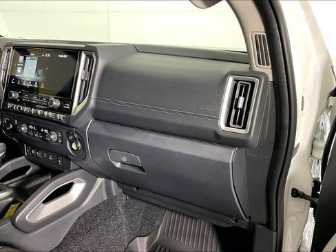 Certified 2025 Nissan Frontier SV w/ SV Convenience Package image 22