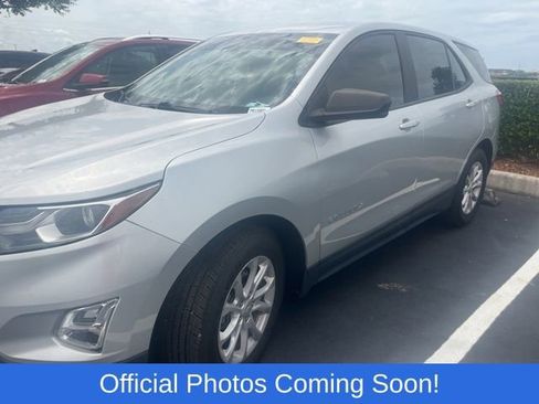 Used 2021 Chevrolet Equinox LS w/ LS Convenience Package image 4