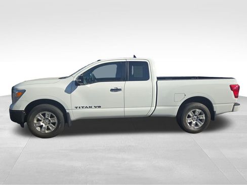 Used 2018 Nissan Titan SV w/ SV Convenience Package image 5
