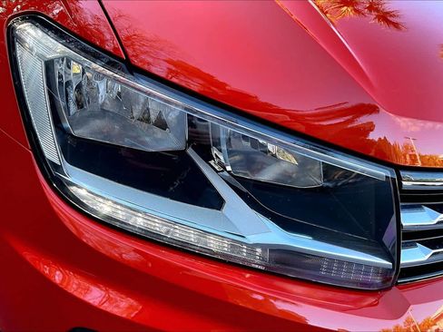 Used 2019 Volkswagen Tiguan SE w/ Panoramic Sunroof Package image 27