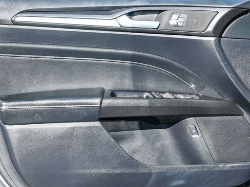 Used 2020 Ford Fusion Energi Titanium image 28