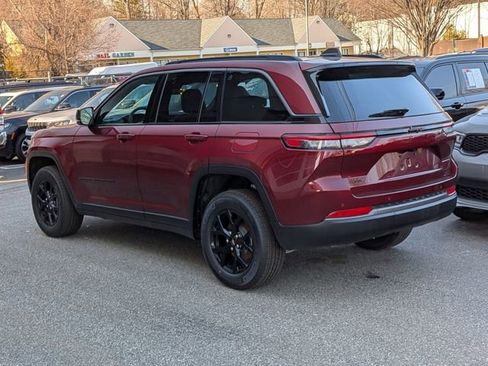New 2026 Jeep Grand Cherokee Laredo image 5