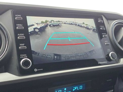 Used 2022 Toyota Tacoma TRD Off-Road w/ Technology Package AWD/4WD image 29