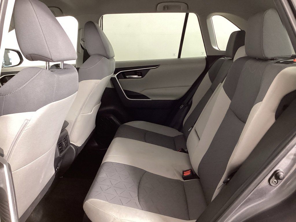 Used 2021 Toyota RAV4 XLE AWD/4WD image 27
