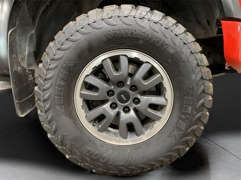 Used 2010 Ford F150 Raptor image 19