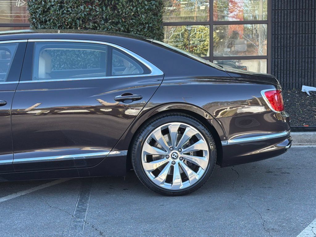 Used 2021 Bentley Flying Spur W12 AWD/4WD image 11