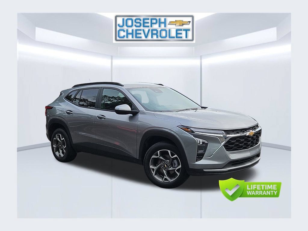 Used 2025 Chevrolet Trax LT FWD 360° Tour