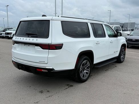 Used 2024 Jeep Wagoneer L Series II w/ Flexible Seating Group AWD/4WD image 18