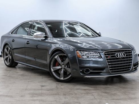 Used 2014 Audi S8 w/ Driver Assistance Package image 3