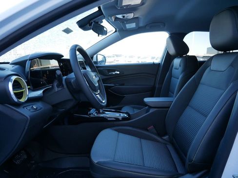 New 2026 Chevrolet Trax LT w/ Driver Confidence Package image 13