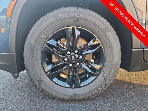 Used 2023 Chevrolet Traverse LT w/ Midnight/Sport Edition image 32