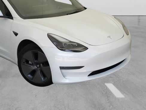 Used 2023 Tesla Model 3 Standard Range RWD image 3