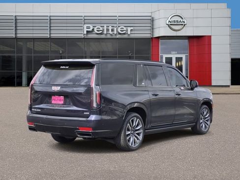 Used 2023 Cadillac Escalade ESV Sport w/ Touring Package image 6