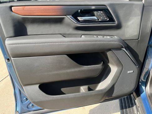 New 2026 GMC Yukon XL Denali w/ Denali Reserve Package image 10