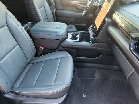 Used 2025 GMC Yukon XL AT4 w/ AT4 Premium Package image 20