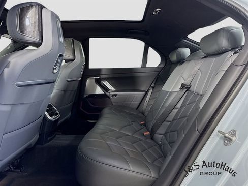 Used 2023 BMW 760i xDrive w/ Executive Package AWD/4WD image 28