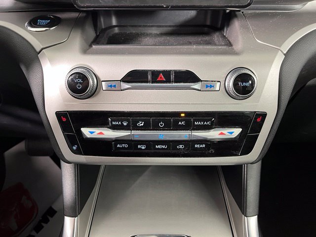 Used 2022 Ford Explorer XLT w/ Equipment Group 202A AWD/4WD image 29