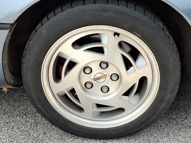 Used 1990 Chevrolet Corvette Coupe RWD image 27