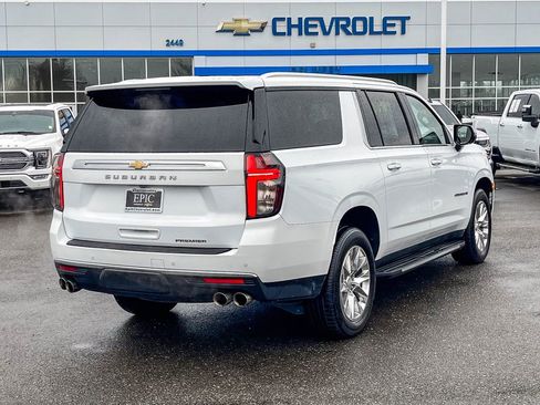 Used 2023 Chevrolet Suburban Premier image 4