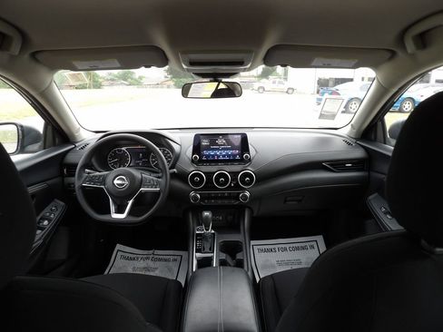 Used 2025 Nissan Sentra SV FWD image 24