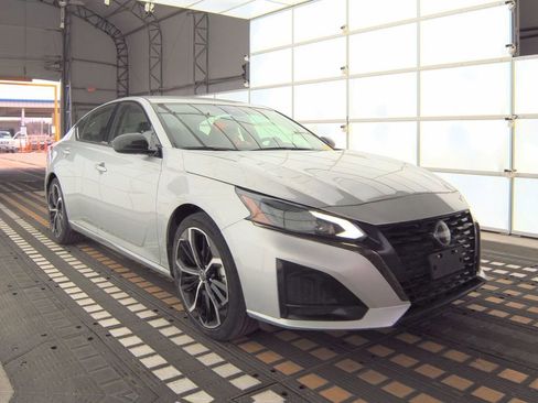 Used 2024 Nissan Altima 2.5 SR image 4