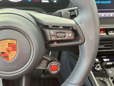 Used 2025 Porsche 911 Carrera image 22