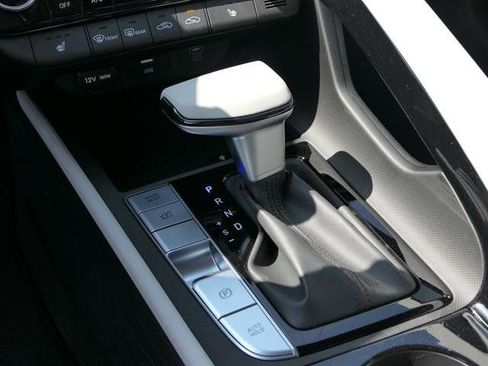 New 2025 Hyundai Elantra Limited image 21