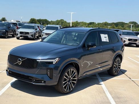 New 2026 Volvo XC90 B6 Ultra w/ Lounge Package AWD/4WD image 3